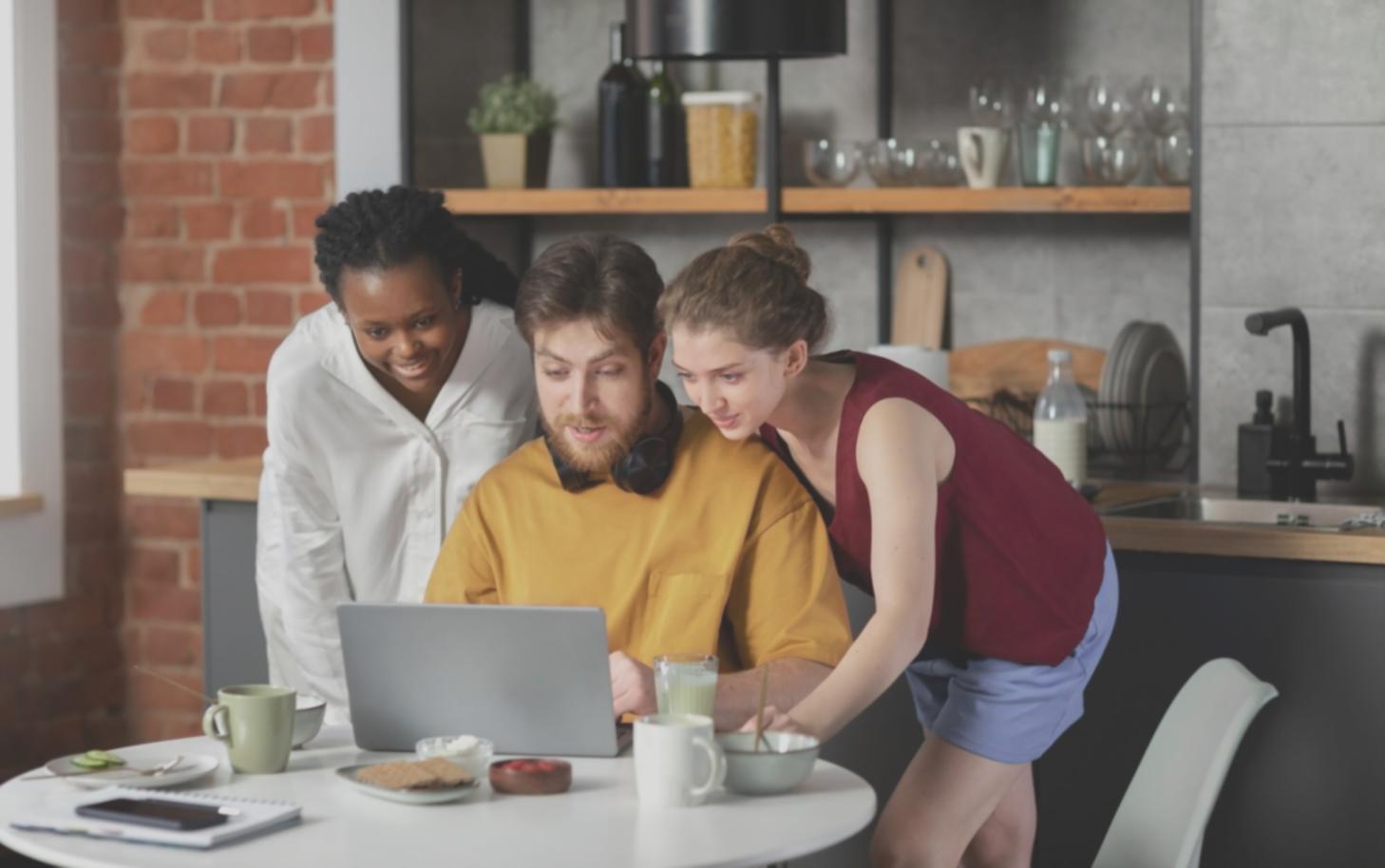 Teilnehmende bei einer interaktiven Budgetplanungs-Session
